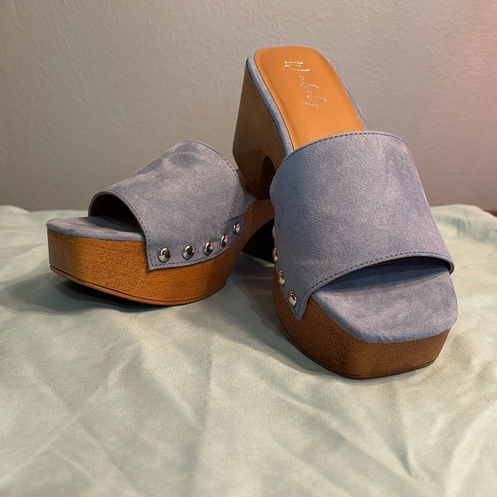 Wonderly Blue Mules with Platform Sole and Studded Details